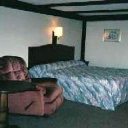 Knights Inn Somerset Room photo